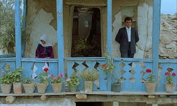 Through the Olive Trees (Abbas Kiarostami, 1994) - [Love and Life]